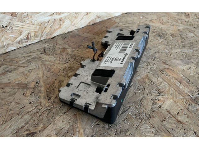 Блок предохранителей S15A1117510, 9108202   BMW 5 G30 G31    