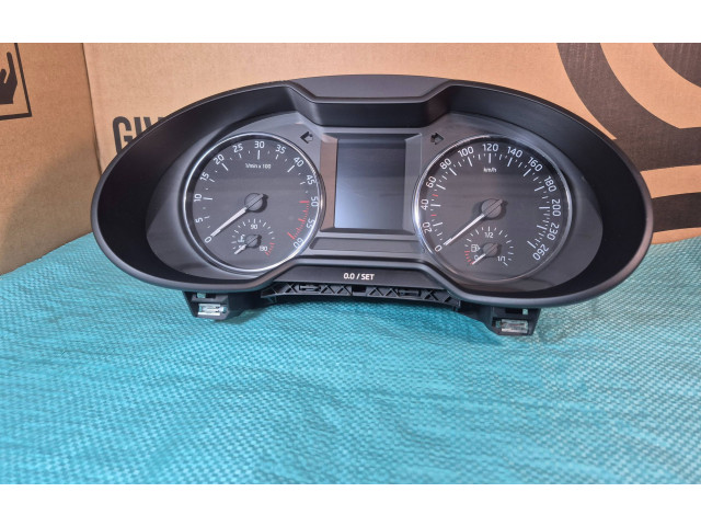 Přístrojová deska  Skoda Octavia Mk3 (5E) 2015 5E0920861D, VDD0242308  