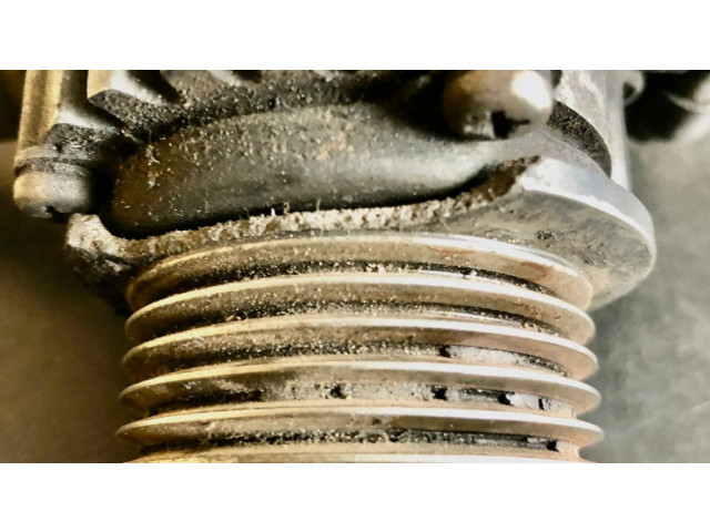 Генератор YLE102080, 002132630   Land Rover Freelander 2.0     