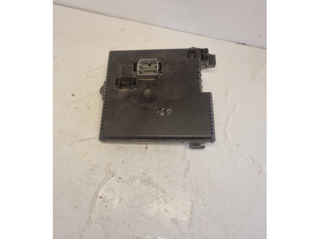   Pojistková skříňka 30728512, 28017881   Volvo S60 2006