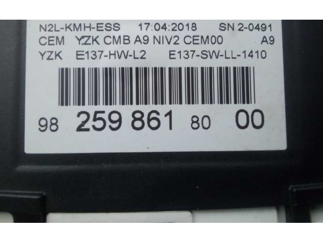 Přístrojová deska  Peugeot 2008 I 2019 9825986180  