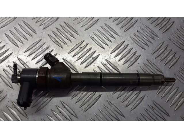 Vstřikovač 338002A400   Hyundai i30  pro naftový motor 1.6  