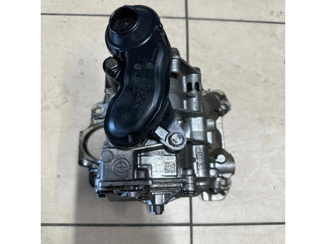 Масляный насос   11418513756, 8513756  BMW 5 F10 F11 2.0