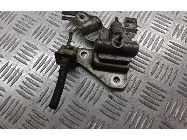 Vstřikovací lišta    Toyota Corolla E140 E150     