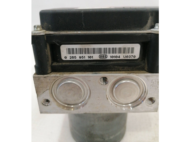 Jednotka ABS 6798989, 6798990   BMW X1 E84 2010