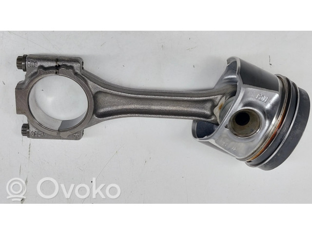 Píst 79L121   Audi Q2 -  pro naftový motor 1.6 DDYA 