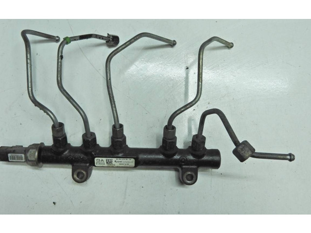 Vstřikovací lišta 9685297580-02, 130084376   Volvo V40    D4162T 