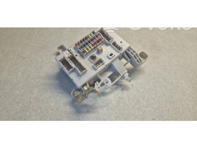   Pojistková skříňka 8198050030, 9098702022   Toyota Land Cruiser (J120) 2003