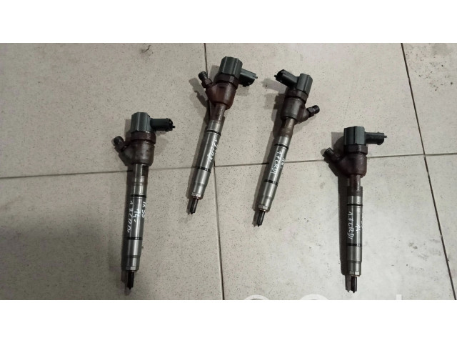 Vstřikovač 338002F300   Hyundai ix35  pro naftový motor   