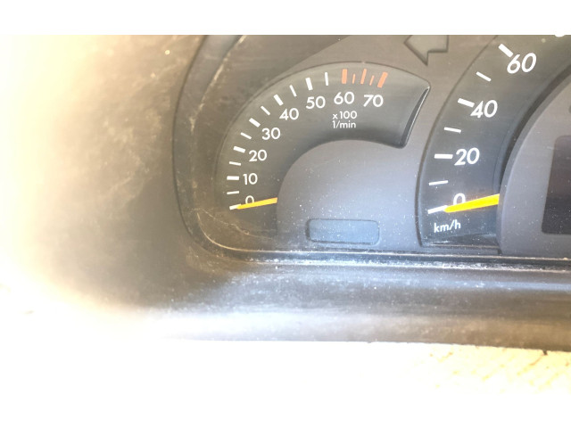 Přístrojová deska  Mercedes-Benz C W203 2004 A2035400711, 110008896011  