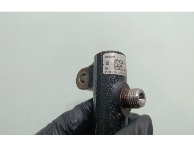 Vstřikovací lišta 96868901   Opel Antara    CYJ140605K4 