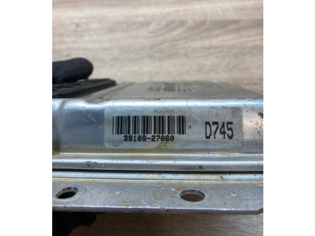 Řídící jednotka 3910327061, 0281011538   KIA Cerato 2000