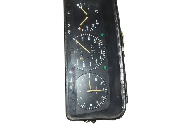 Přístrojová deska  Volkswagen PASSAT B3 1991 81117657  