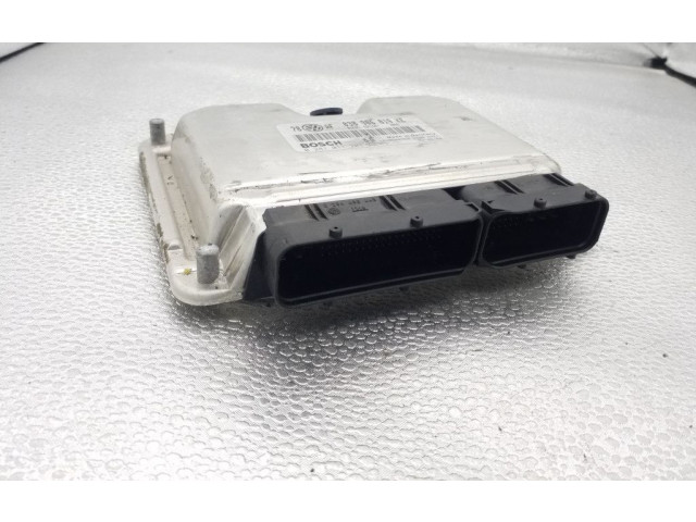 Блок управления двигателем Блок управления 038906019KE, 0281011201   Volkswagen PASSAT B5.5