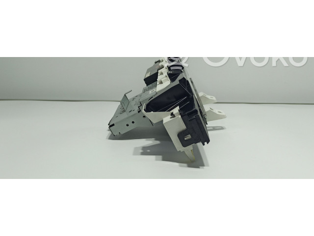 Дисплей    EH64611J0E, 4685000066   Mazda CX-7