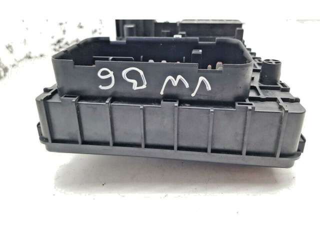 Блок предохранителей  3C09712490, nr3713   Volkswagen PASSAT B6    