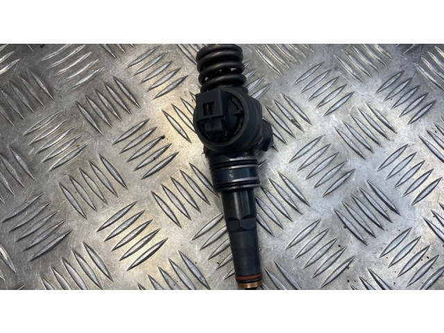 Vstřikovač 0414720216, PDB013   Audi A4 S4 B5 8D  pro naftový motor 1.9  