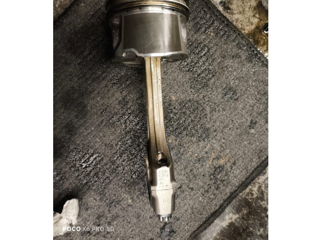  Поршень с шатуном  02647, 02646  Toyota RAV 4 (XA30)  