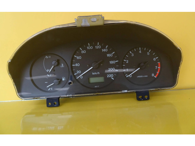 Přístrojová deska  Mazda 323 1999 BG2SB  