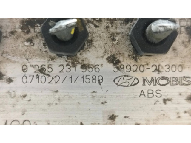 Jednotka ABS 589202L300, 07102211589   Hyundai i30 2008