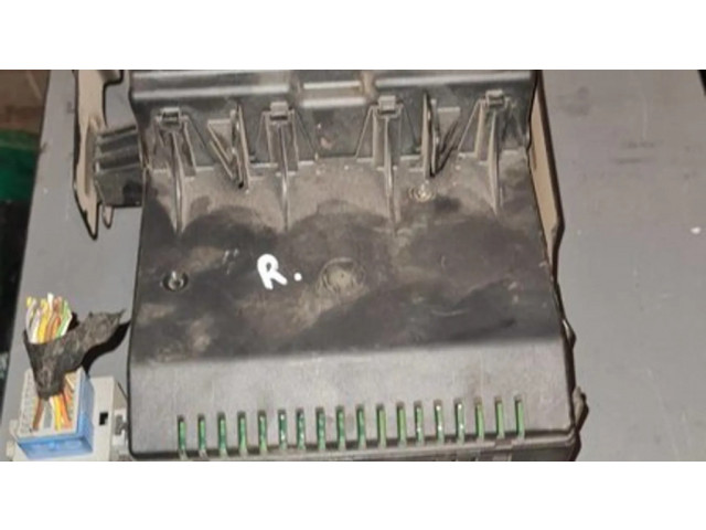   Pojistková skříňka 30765149, 28024622   Volvo V70 2006
