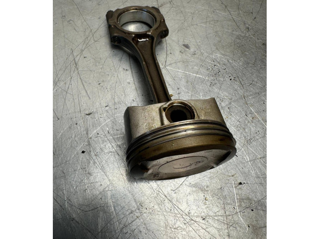 Поршень Передний двигатель механизма для подъема окон 2ZR-FXE 131010T040  Toyota Prius (XW30)  