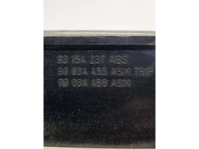Přístrojová deska  Chevrolet Kadett 1991 93154237, 90034450  
