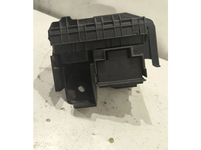   Pojistková skříňka 01394932, 013949631   Audi A3 S3 8P 2004