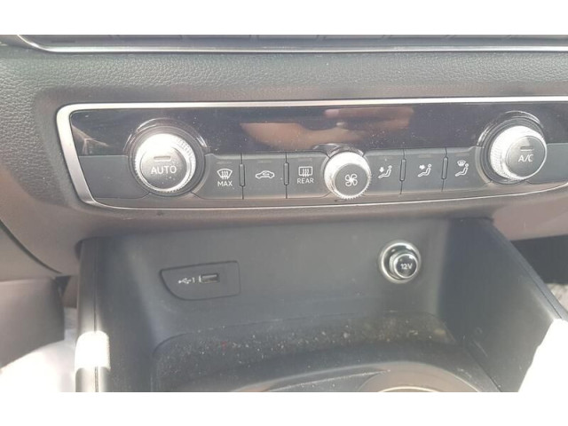  Pojistková skříňka 8V0820043M   Audi A3 S3 A3 Sportback 8P 2012