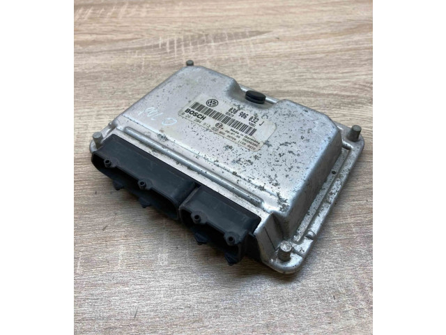 Блок управления двигателем Блок управления 030906032J, 0261204913   Volkswagen Scirocco