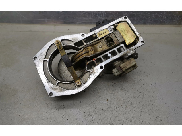 Vstřikovací lišta 0438121011, 026133353   Audi 80 90 B3     
