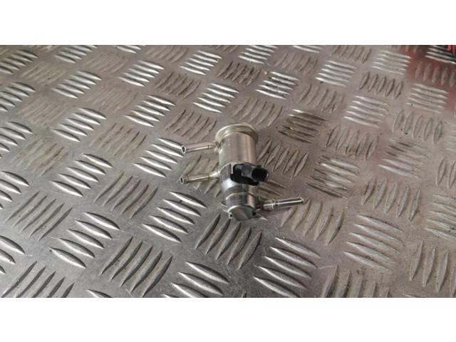 Vstřikovač A0004901613, 17T25803980   Mercedes-Benz E W212  pro naftový motor 2.2  