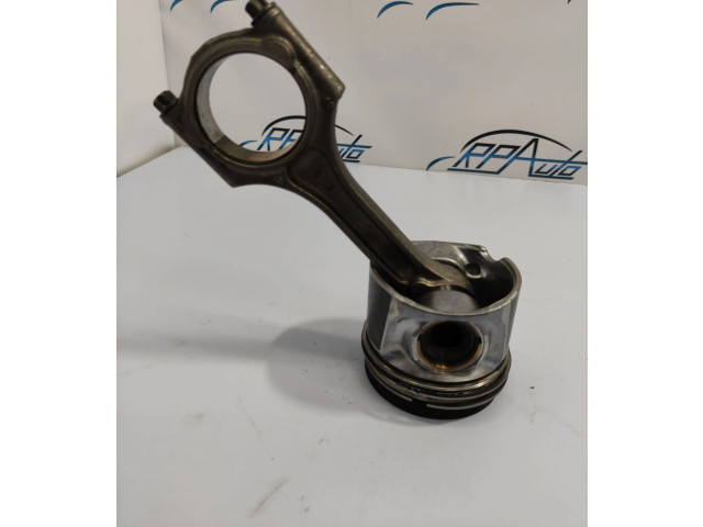  Поршень  82L175, F052  Volvo XC60  