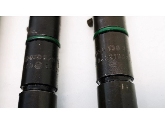 Vstřikovač 059130201E, 0432133836   Audi A4 S4 B5 8D  pro naftový motor 2.5 Afb 