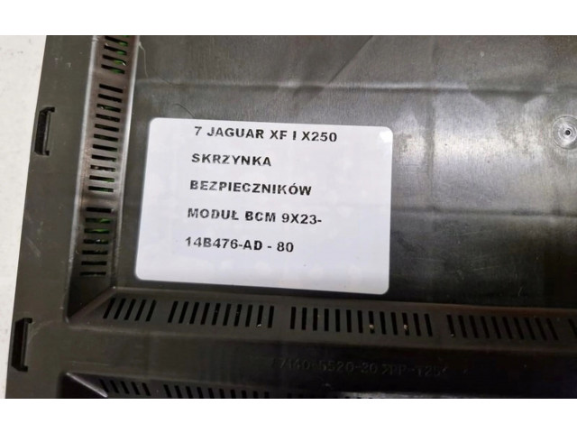 Блок предохранителей  DX23-14A005-EAC   Jaguar XF    