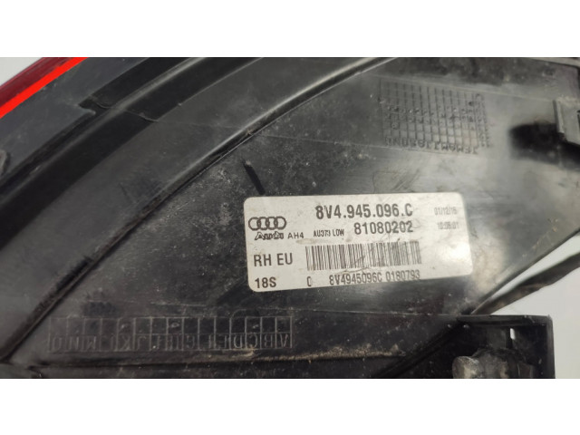 Задний фонарь правый сзади 8V4945096C, 81080202    Audi A3 S3 8V   2013-2019 года