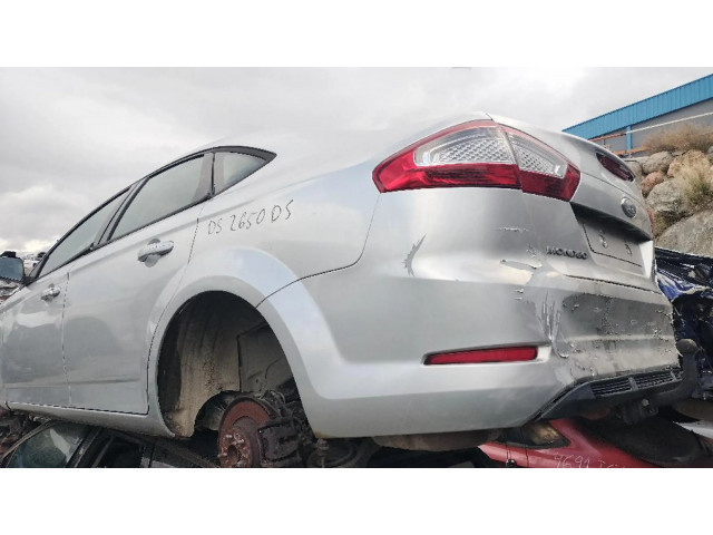 Задний фонарь      Ford Mondeo MK IV   2007-2014 года