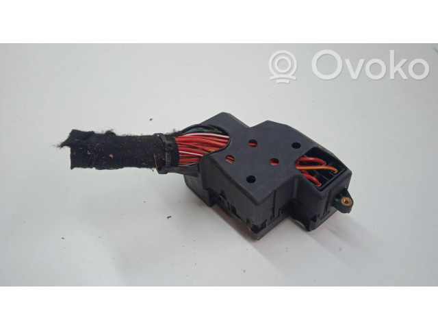 Блок предохранителей 7P0941828C   Volkswagen Touareg II    