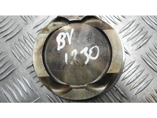 Píst 89L106, BV1230   BMW 5 F10 F11     
