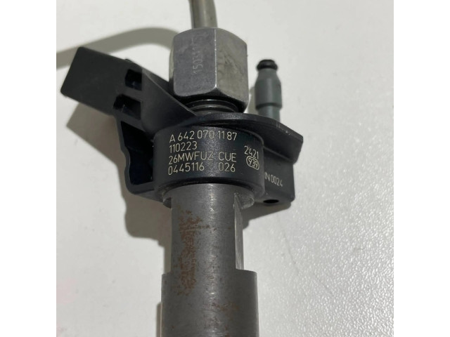 Vstřikovač A6420701187, 0445116026   Mercedes-Benz C W204  pro naftový motor 3.0  