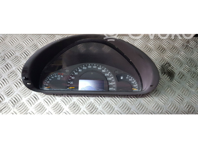 Přístrojová deska  Mercedes-Benz C W203 2000 2035407611  