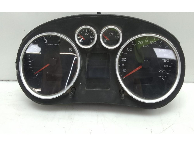 Přístrojová deska  Audi A3 S3 8P 2003 8z0920900n  