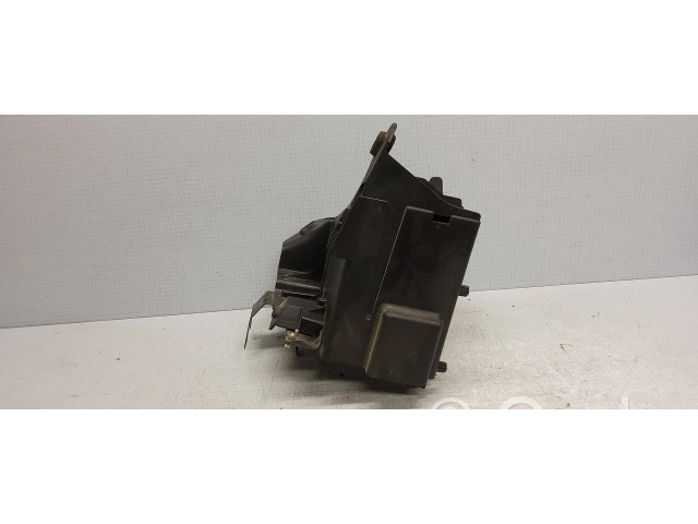 Блок предохранителей  04692263AD   Jeep Grand Cherokee    
