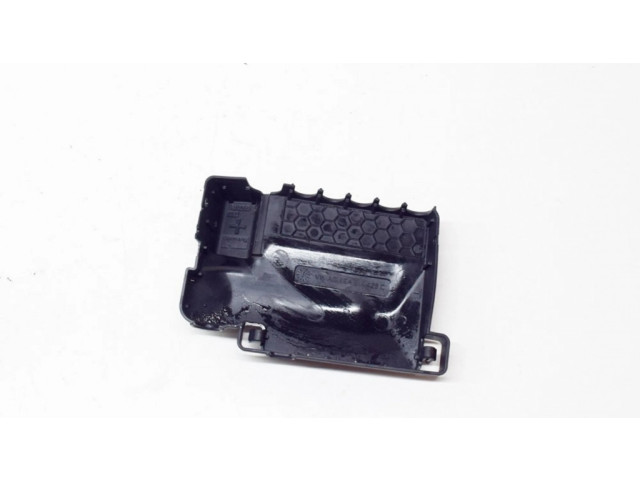 Крышка блока предохранителей 1EA915429C   Volkswagen ID.3    