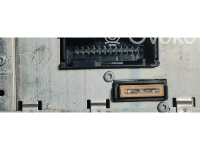   Pojistková skříňka A2208204889   Mercede-Benz S W220 1998