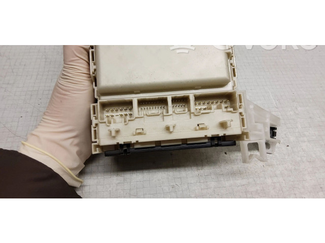   Pojistková skříňka 827300F051C, 157310A11   Toyota Verso 2010