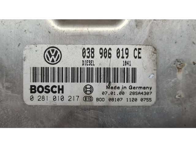 Блок управления двигателя 038906019CE, 0281010217   Volkswagen PASSAT B5.5