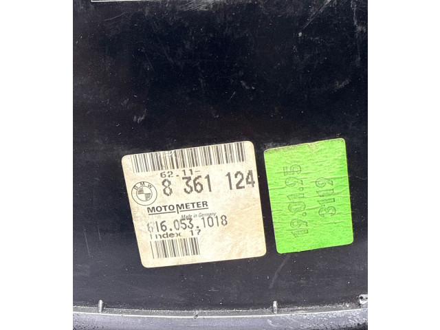 Přístrojová deska  BMW 5 E34 1992 8361124, 8361120  