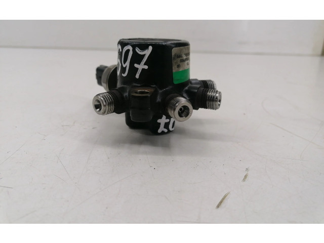 Vstřikovací lišta 8200379933, H8200334367   Nissan Note (E11)     