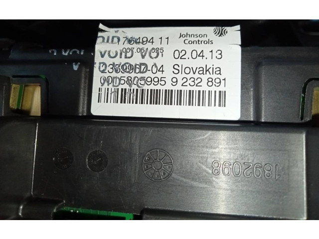 Přístrojová deska  BMW 1 E82 E88 2013 235996704, 17649411  